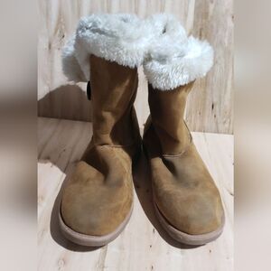Magellan Outdoor Fuzzy Boots 10